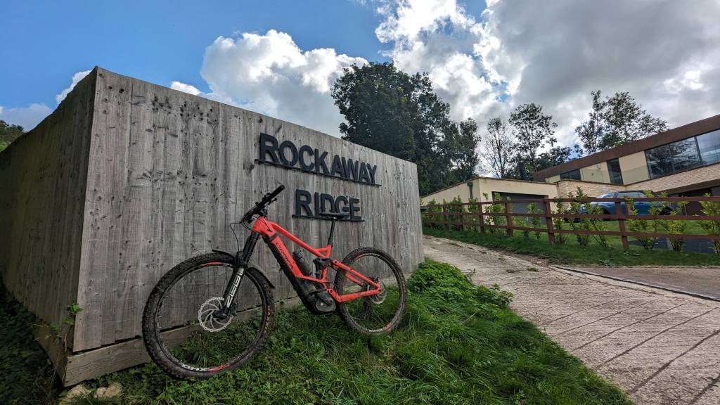 PXL_20230923_103719773-01