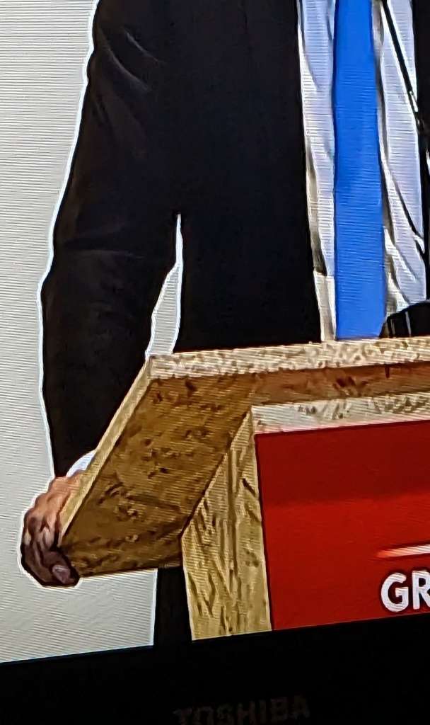 PXL_20231201_180958391~2