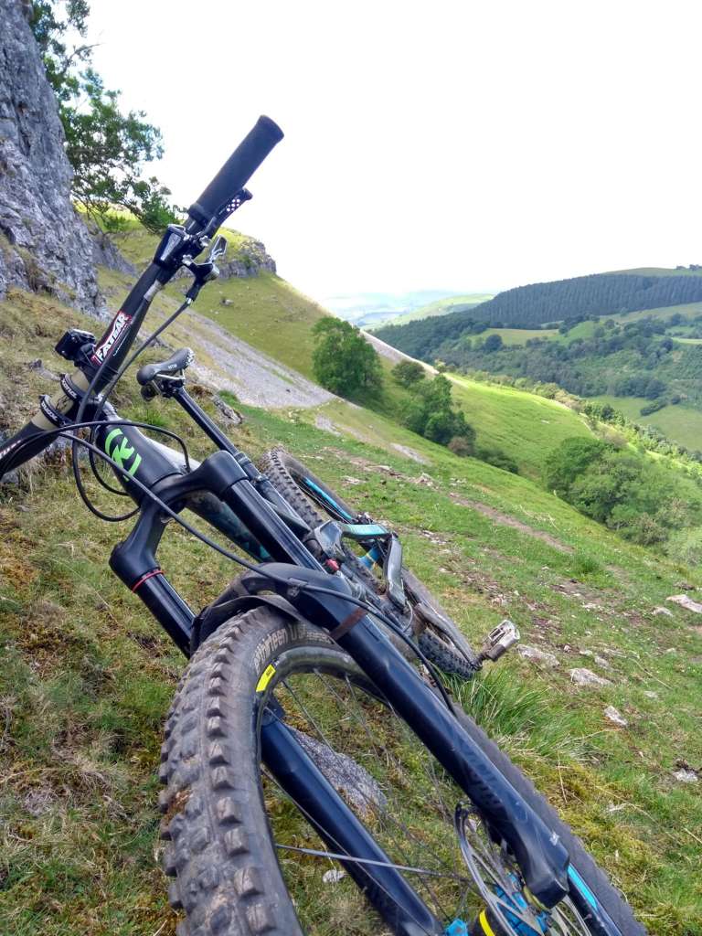 FGpcEpsQUCgEYusvDn0ihHwCcJgeBdLV-t5uGuC7AM4-1536x2048