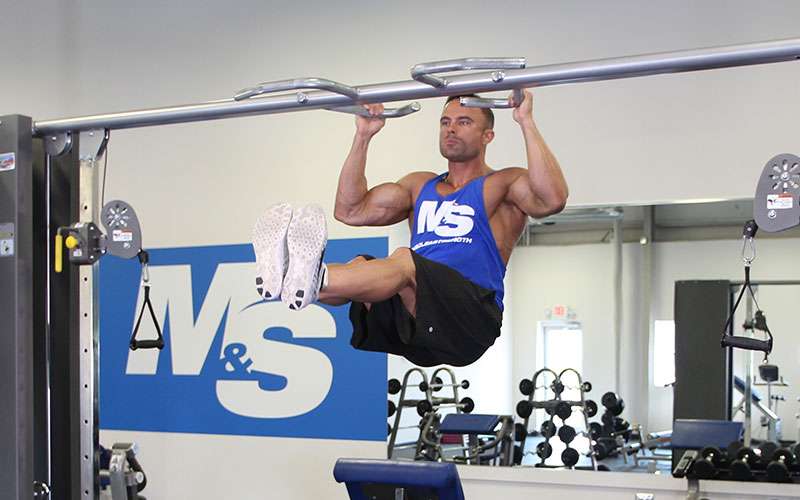 pull-up-with-leg-raise