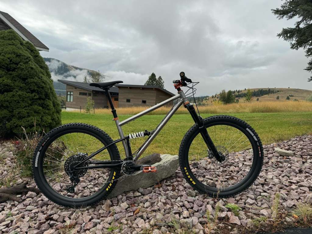 385125916_995645878324968_9130311598677474656_n